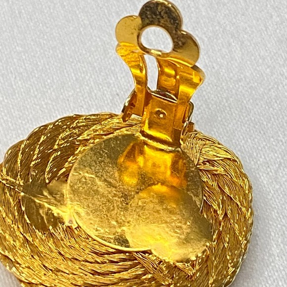 Gold Tone Earrings Basketweave Cymbal Clip On - Picture 7 of 8